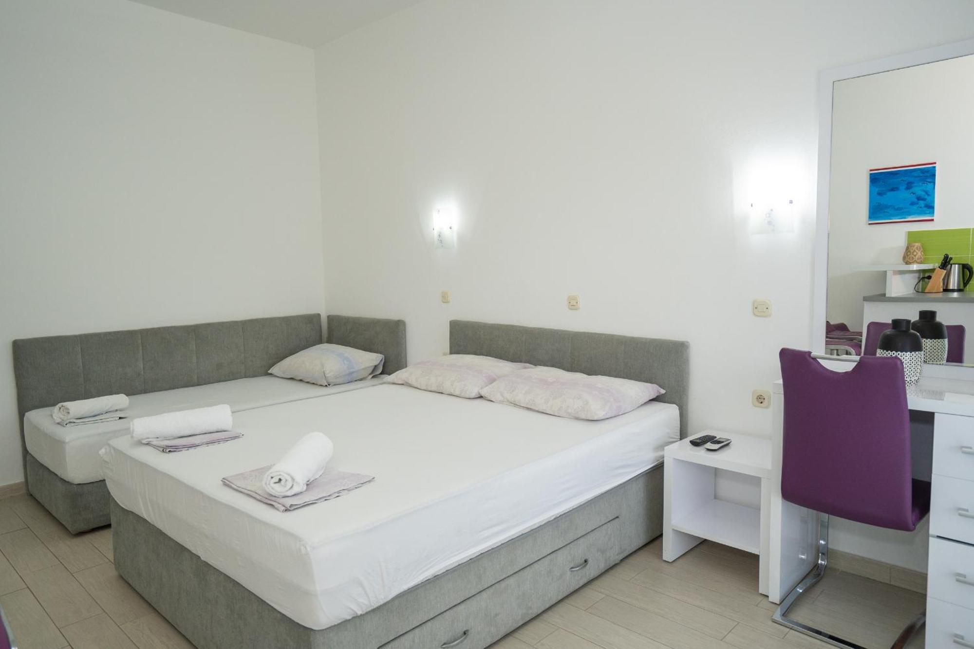 Garden Resort - Apartments Maslina Potocnica Room photo
