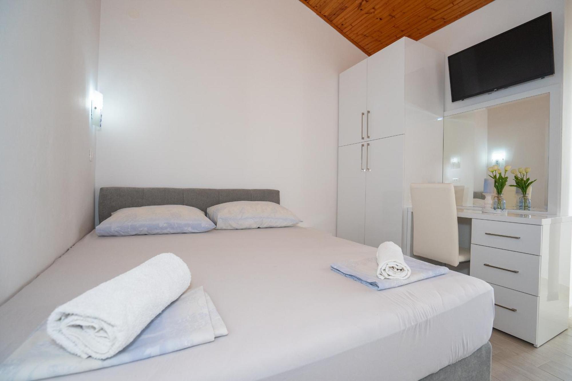 Garden Resort - Apartments Maslina Potocnica Room photo