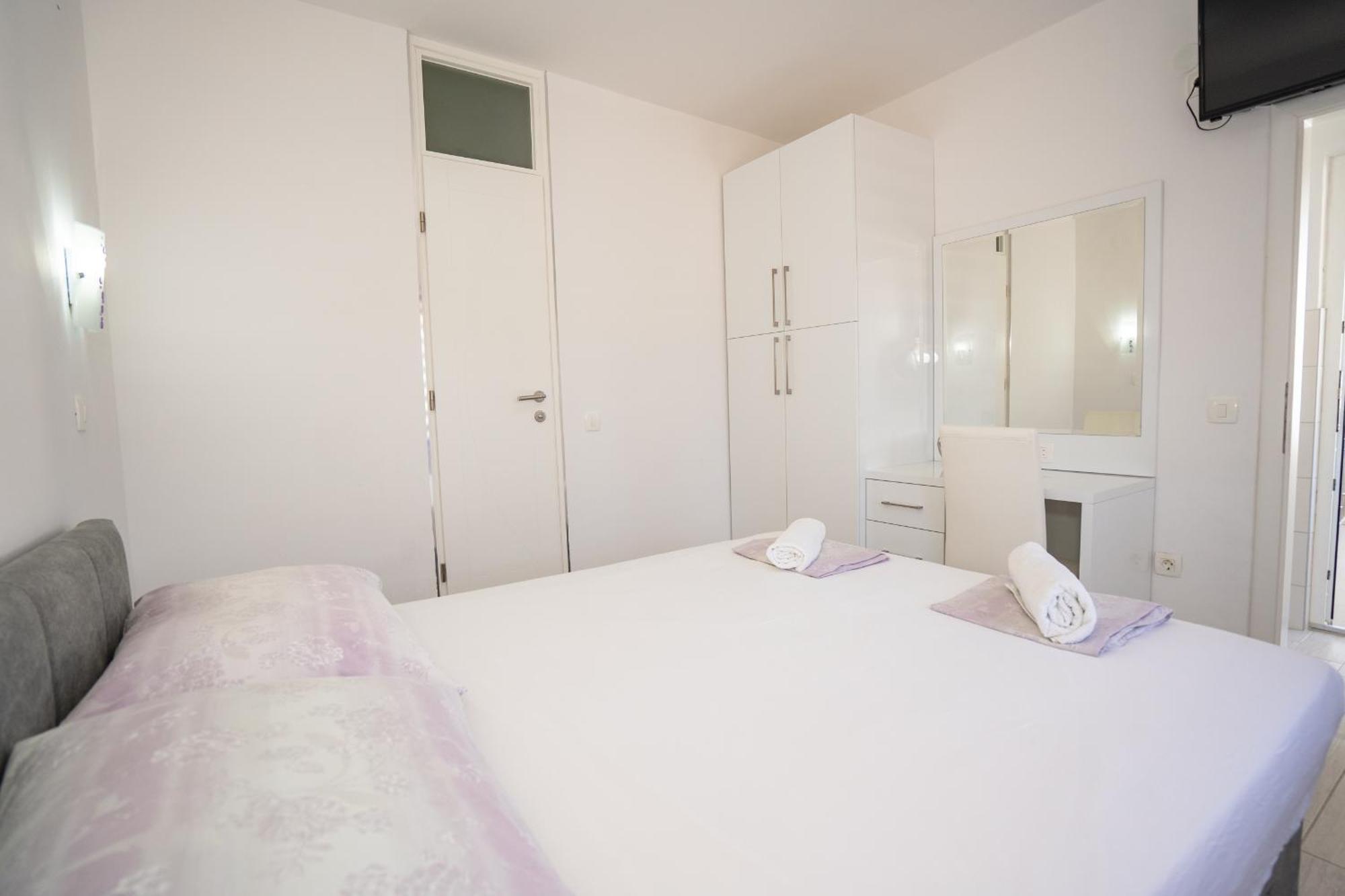 Garden Resort - Apartments Maslina Potocnica Room photo